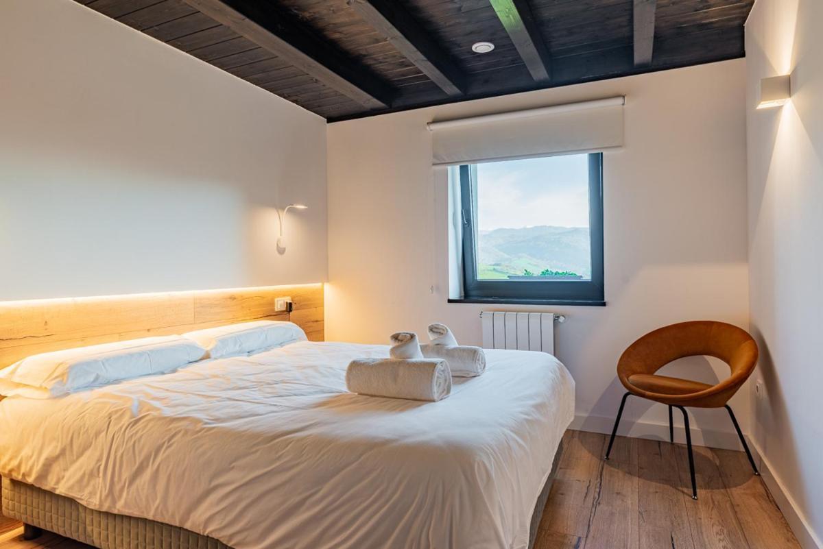 Apartamentos Picabel Onís Exteriör bild